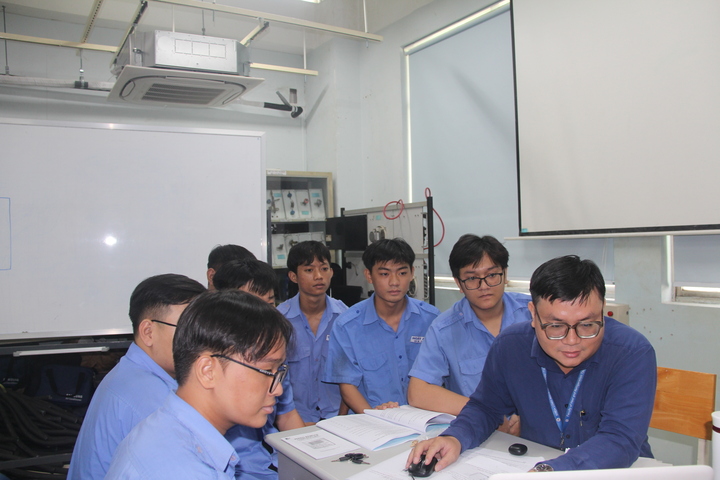 Trong kỷ nguyên kinh tế số và chuỗi giá trị toàn cầu, đào tạo nghề không thể đứng ngoài cuộc chạy đua đổi mới. Ảnh: Ngọc Hoa