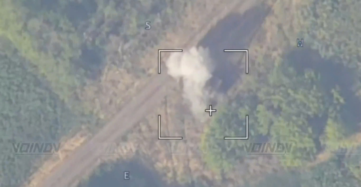 Nga tung loạt đòn không kích xuống mặt trận Ukraine. Ảnh: Southfront