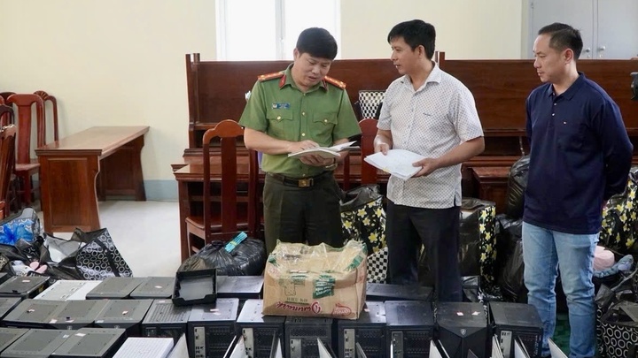 Chuyên án 625T khép lại không chỉ mang ý nghĩa “xóa sổ” đường dây lừa đảo công nghệ cao xuyên quốc gia mà còn để lại nhiều bài học quý về cách làm chủ trận địa an ninh mạng thời số hóa. Ảnh: Công an tỉnh Điện Biên