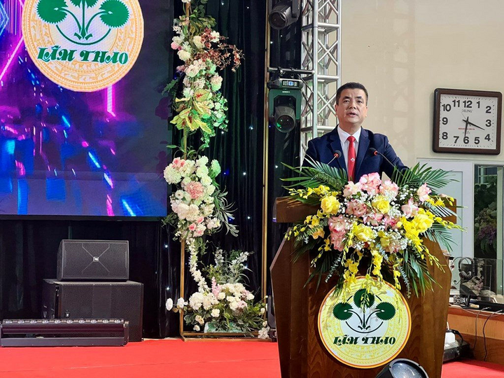 Ông Phạm Thanh Tùng- Ủy viên Ban Chấp hành Đảng bộ Tập đoàn Hóa chất Việt Nam (Vinachem), Bí thư Đảng Ủy, Tổng Giám đốc CTCP Supe Phốt phát và Hoá chất Lâm Thao phát biểu tại buổi giao lưu