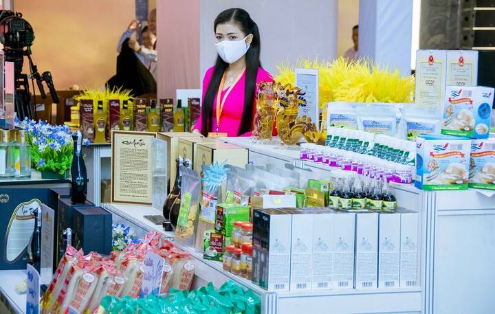 Chuyển đổi số đang mở ra cơ hội bứt phá cho sản phẩm OCOP. Ảnh minh hoạ