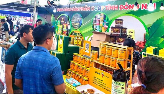 Hội chợ các sản phẩm OCOP xuất khẩu 2025 dự kiến thu hút nhiều chủ thể, sản phẩm OCOP tham gia. Ảnh minh hoạ