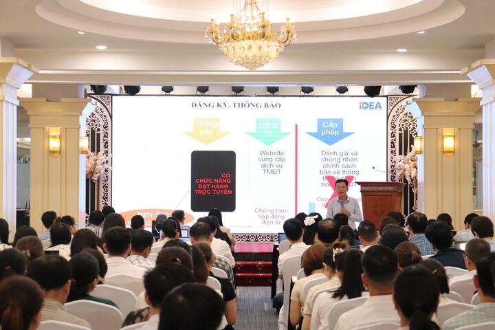 Nhiều hội nghị tập huấn về thương mại điện tử đã giúp các doanh nghiệp, hợp tác xã, hộ kinh doanh nâng cao các kỹ năng bán hàng trực tuyến