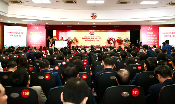 Sáng 16/7, tại Hà Nội, Phiên chính thức Đại hội đại biểu Đảng bộ Bộ Công Thương lần thứ nhất, nhiệm kỳ 2025 - 2030 đã diễn ra