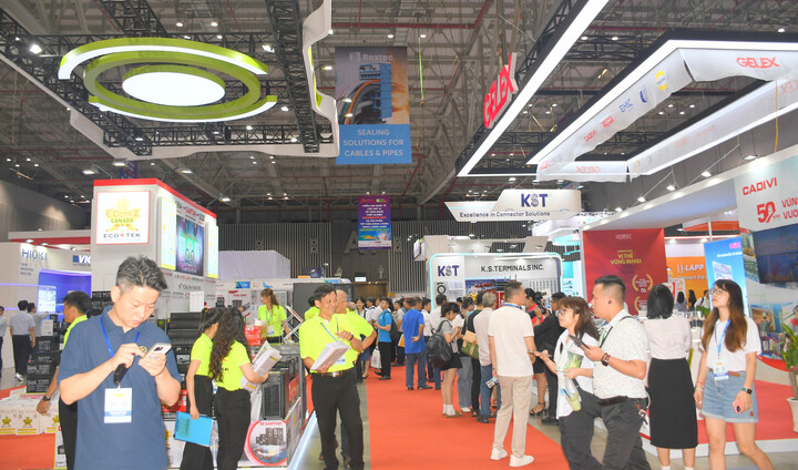 Vietnam ETE & Greenergy Expo 2025 kỳ vọng thu hút 20.000 khách, khẳng định vị thế triển lãm uy tín hàng đầu ngành thiết bị điện và năng lượng Việt Nam. Ảnh: Minh Khuê.
