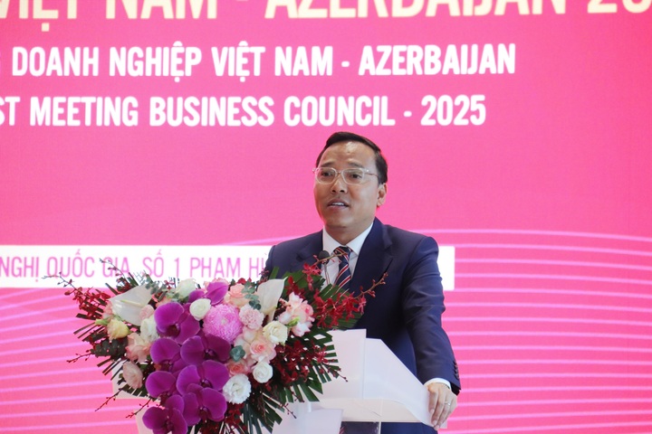 Thứ trưởng Bộ Công Thương Nguyễn Hoàng Long phát biểu tại diễn đàn