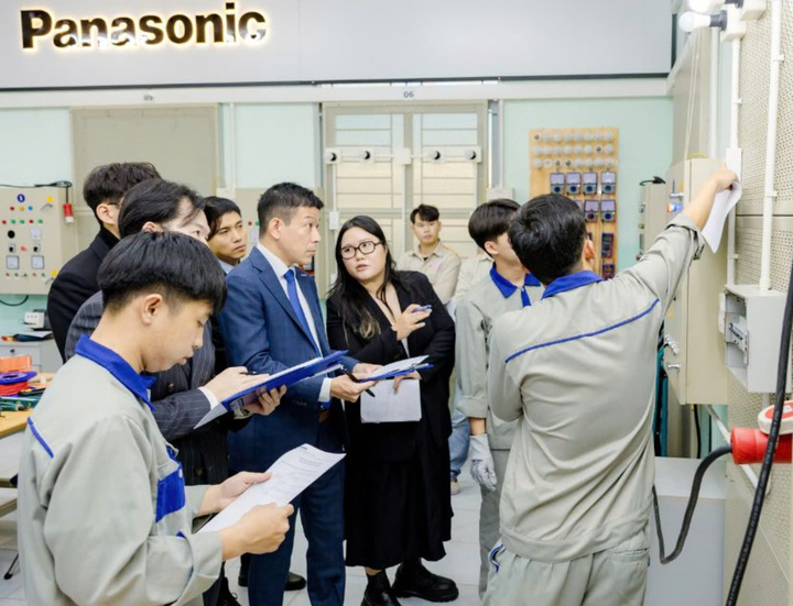 Sinh viên Khoa Điện điện tử, Trường Cao đẳng Công nghiệp Huế. Ảnh: Hueic