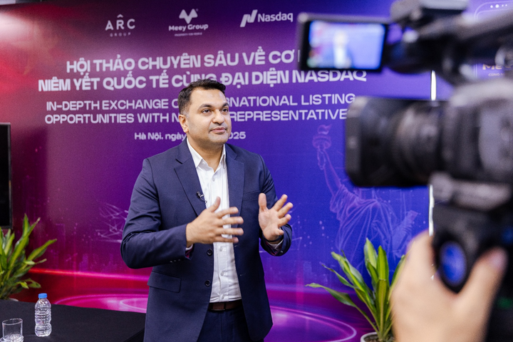 Ông Hiren Krishnani, Giám đốc Quan hệ Nhà đầu tư và IPO, phụ trách hoạt động thị trường vốn khu vực ASEAN của NASDAQ chia sẻ tại Hội thảo chuyên sâu