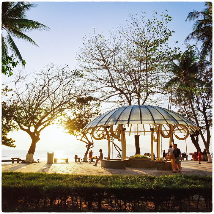Bình minh bên vịnh Nha Trang thiên đường - Ảnh: Khoa Trần