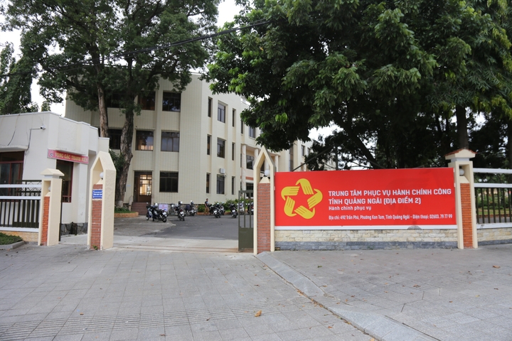 Trung tâm Phục vụ hành chính công tỉnh Quảng Ngãi (địa điểm 2) có địa chỉ tại 492 Trần Phú (phường Kon Tum, tỉnh Quảng Ngãi). Ảnh: Quảng Phú