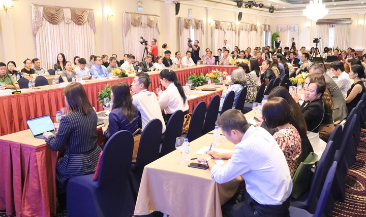 Đại biểu tham dự hội nghị đối thoại. Ảnh: Minh Khuê