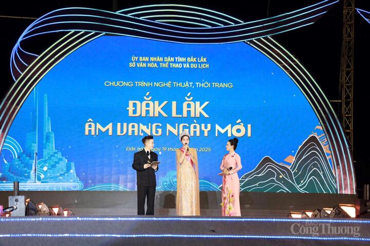 Chương trình nghệ thuật - thời trang mang chủ đề “Đắk Lắk - Âm vang ngày mới”