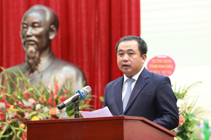 Quyền Bộ trưởng Bộ Nông nghiệp và Môi trường Trần Đức Thắng phát biểu nhận nhiệm vụ. Ảnh: Bộ NN&MT