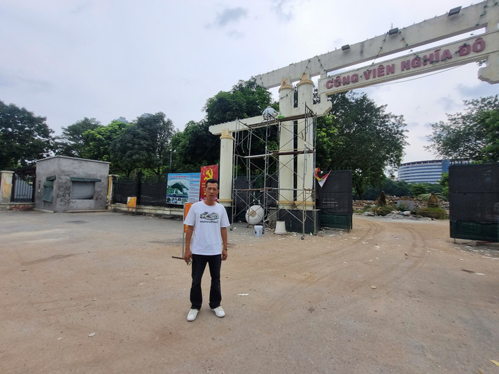 Anh Mai Quang Dũng, người dân sinh sống gần Công viên Nghĩa Đô cho biết, anh thấy công viên thay đổi từng ngày và mong dự án hoàn thành đúng tiến độ, bảo đảm chất lượng, để người dân có không gian vui chơi, rèn luyện thể thao.