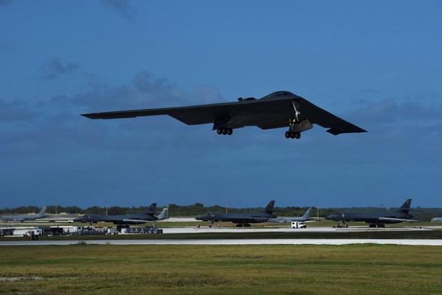 Máy bay ném bom tàng hình B-2 Spirit. Ảnh: Topwar