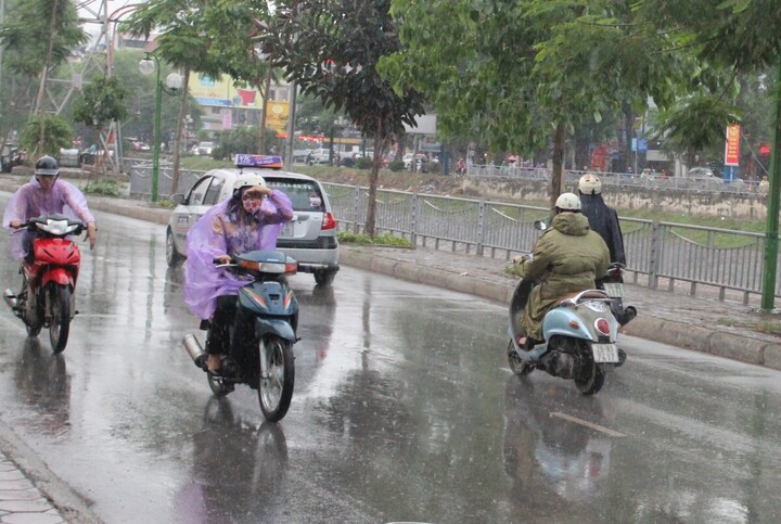 Thời tiết Hà Nội, dự báo có mưa. Ảnh minh hoạ