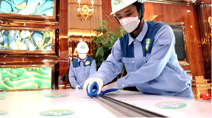 VinaHome Group là một trong những đơn vị cung cấp tấm nhựa lấy sáng Polycarbonate khổ lớn