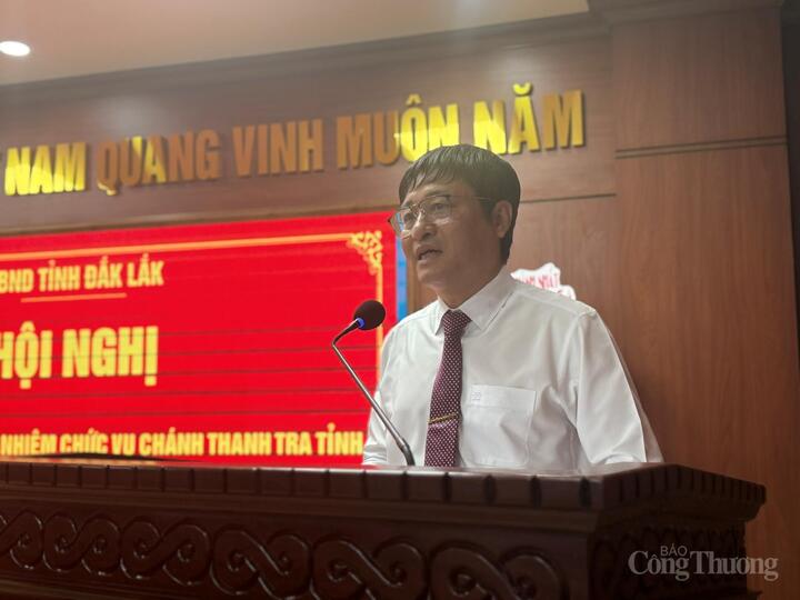 Ông Hồ Duy Thành phát biểu nhận nhiệm vụ. Ảnh: N.G