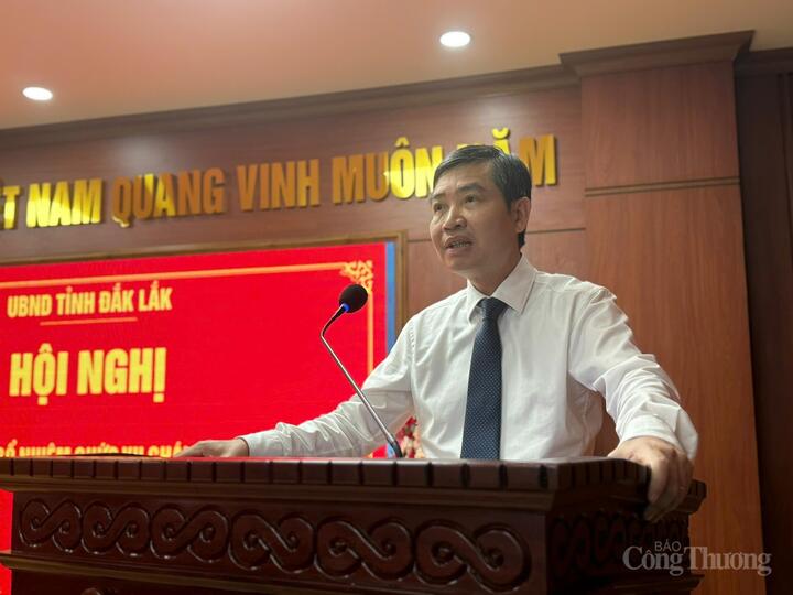 Chủ tịch UBND tỉnh Đắk Lắk Tạ Anh Tuấn phát biểu tại buổi lễ. Ảnh: N.G