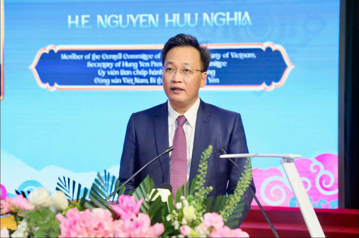 Bí thư Tỉnh ủy Hưng Yên Nguyễn Hữu Nghĩa phát biểu tại Diễn đàn. Ảnh: Phương Liên