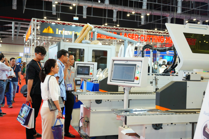 Hội chợ quy tụ hơn 1.000 gian hàng của 100 doanh nghiệp hàng đầu đến từ Việt Nam, Hoa Kỳ, Châu Âu, Nhật Bản, Đài Loan (Trung QUốc), Trung Quốc