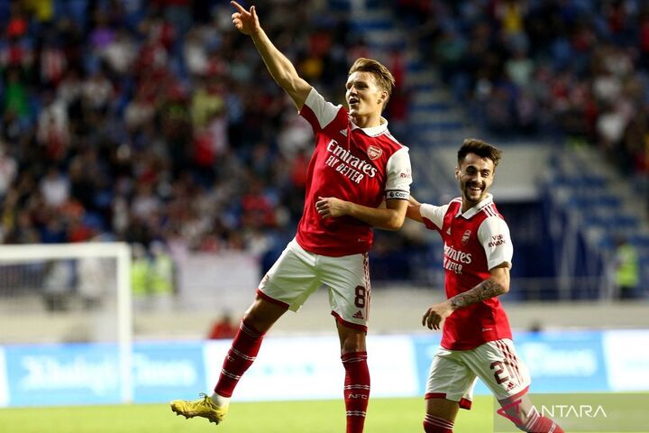 Lịch thi đấu bóng đá ngày 23/7, rạng sáng 24/7 sẽ có trận giao hữu quốc tế giữa AC Milan và Arsenal. Ảnh: Antara