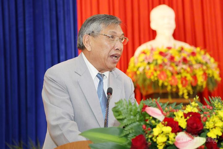 Đại diện gia đình chính sách, người có công phát biểu tại chương trình