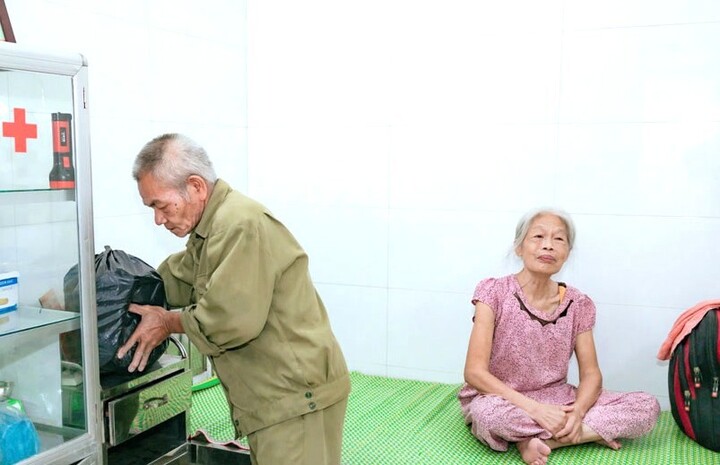 Người dân được sơ tán đến nơi an toàn. Ảnh: BNB