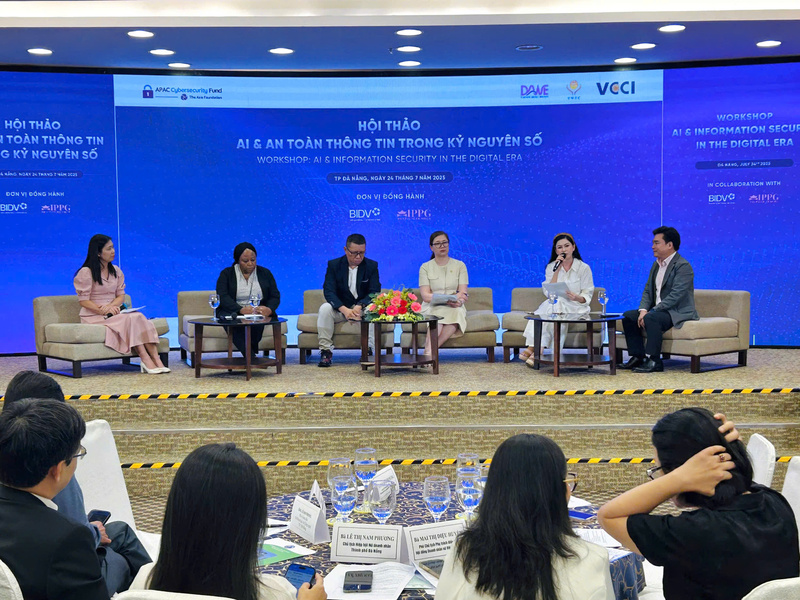 Các chuyên gia thảo luận tại hội thảo. Ảnh: Lan Anh