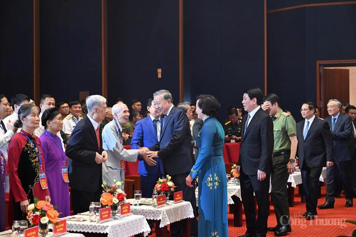 Chương trình Gặp mặt người có công, nhân chứng lịch sử hôm nay là sự tiếp nối truyền thống tốt đẹp “Uống nước nhớ nguồn,” “Đền ơn đáp nghĩa” đã được gìn giữ và phát huy qua hàng ngàn năm lịch sử của dân tộc Việt Nam