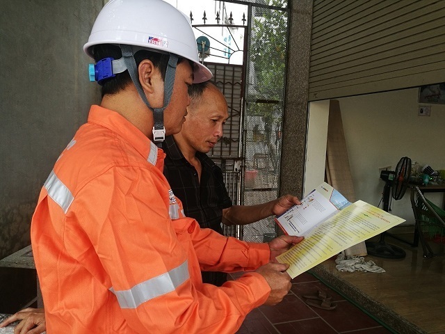 Công tác tuyên truyền sử dụng năng lượng tiết kiệm và hiệu quả. Ảnh: Ngọc Lan