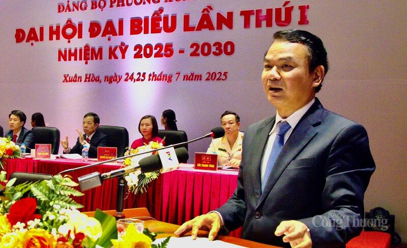 Bí thư Tỉnh ủy Phú Thọ Đặng Xuân Phong phát biểu chỉ đạo Đại hội đại biểu phường Xuân Hòa. Ảnh: Thu Thủy