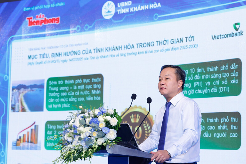 Ông Nguyễn Việt Cường, Phó Tổng giám đốc Ngân hàng TMCP Ngoại thương Việt Nam phát biểu tại hội thảo. Ảnh: Duy Minh