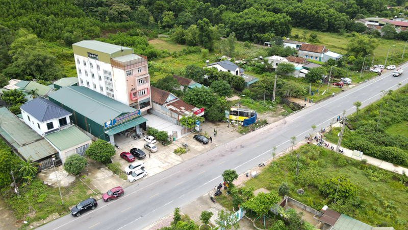 Toàn cảnh vụ tai nạn nhìn từ trên cao. Ảnh: Trọng Tùng