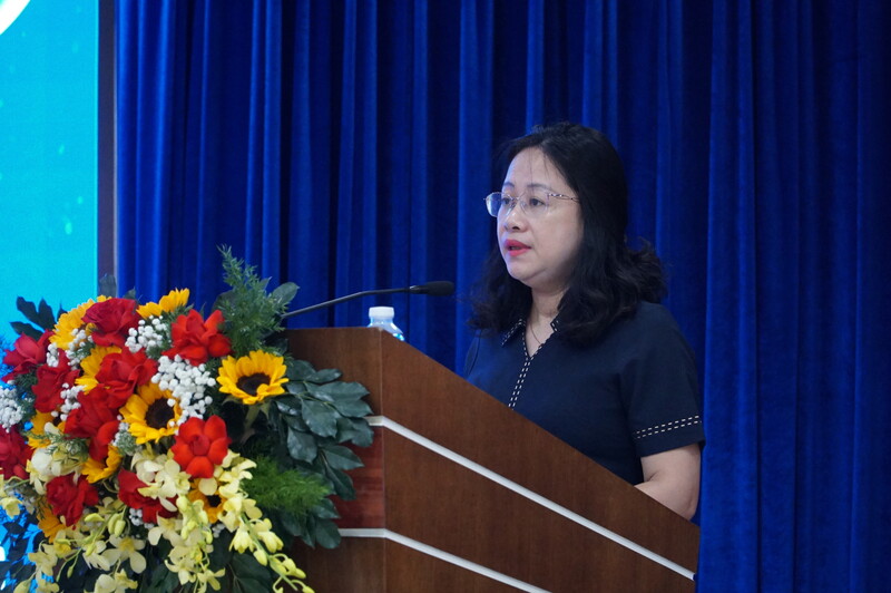 Bà Đỗ Thị Minh Trâm, Phó Cục trưởng Cục Đổi mới sáng tạo, Chuyển đổi xanh và Khuyến công, Bộ Công Thương phát biểu khai mạc. Ảnh: Vũ Lê