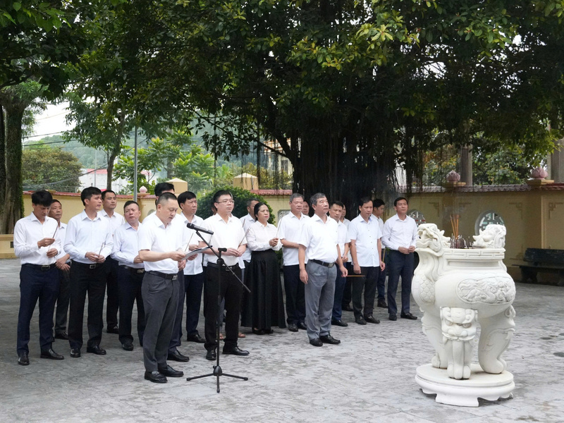 Toàn cảnh lễ dâng hương