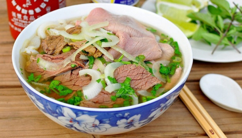 Phở là một trong các món ăn làm nên bản sắc của ẩm thực Việt Nam. Ảnh minh họa