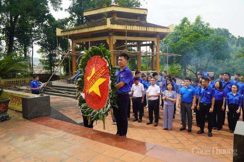 Chùm ảnh: Tuổi trẻ Công Thương tổ chức chuỗi hoạt động tri ân và kết nối thế hệ - 5