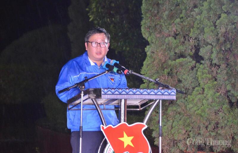 Anh Nguyễn Chí Hiếu, Phó Bí thư Tỉnh đoàn Gia Lai phát biểu tại lễ tri ân