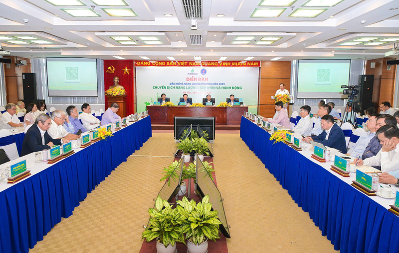 Toàn cảnh diễn đàn