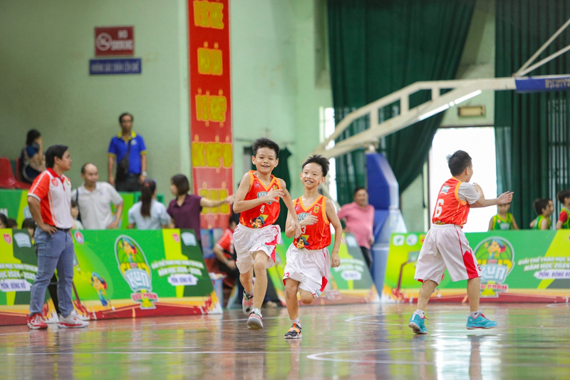 Một sân chơi vận động vui vẻ mà Kun mang đến cho trẻ em Việt Nam - Cúp bóng rổ Kun siêu phàm.
