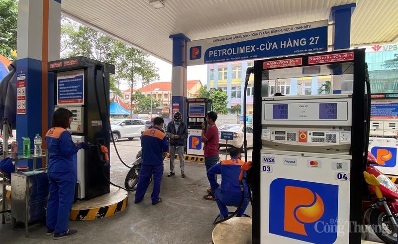 Xăng sinh học E10 được bán song song với xăng khoáng truyền thống