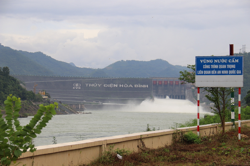 Nhà máy Thủy điện Hòa Bình. Ảnh: Thanh Tuấn