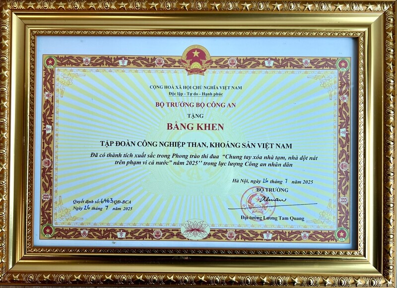 Bằng khen của Bộ trưởng Bộ Công an trao tặng TKV