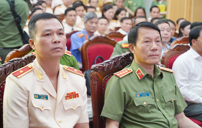 Đại tướng Lương Tam Quang cùng Thiếu tướng Tô Anh Dũng, Giám đốc Công an tỉnh Thanh Hóa tại buổi lễ. Ảnh: Đình Hợp