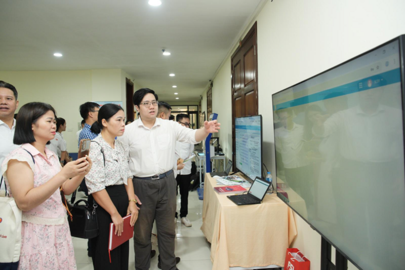 Trải nghiệm các giải pháp quản trị dữ liệu tại gian hàng của FSI trong khuôn khổ hội thảo