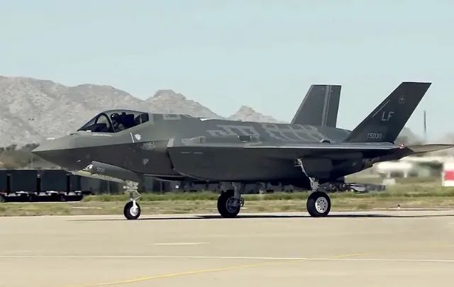 Máy bay chiến đấu thế hệ thứ năm F-35. Ảnh: Topwar