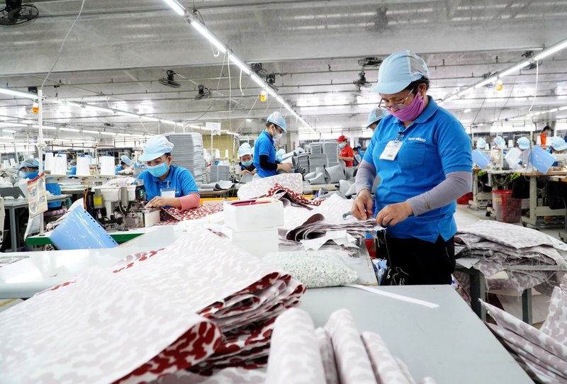 Thúc đẩy thu hút đầu tư công nghiệp không chỉ giúp thị trường bất động sản công nghiệp Đà Nẵng sôi động mà còn kéo theo phân khúc bất động sản nhà ở (đất nền) phát triển. Ảnh: Hồ Quân
