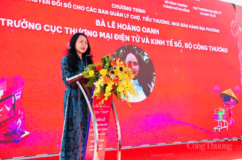 Bà Lê Hoàng Oanh, Cục trưởng Cục Thương mại điện tử và Kinh tế số (Bộ Công Thương) phát biểu