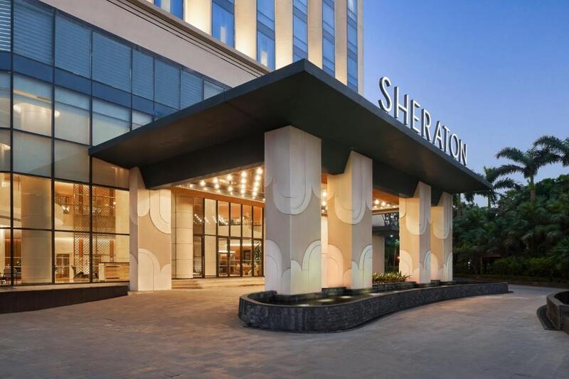Khách sạn Sheraton là một trong 83 cơ sở sử dụng Năng lượng xanh của Hà Nội năm 2024. Ảnh: Mai Anh